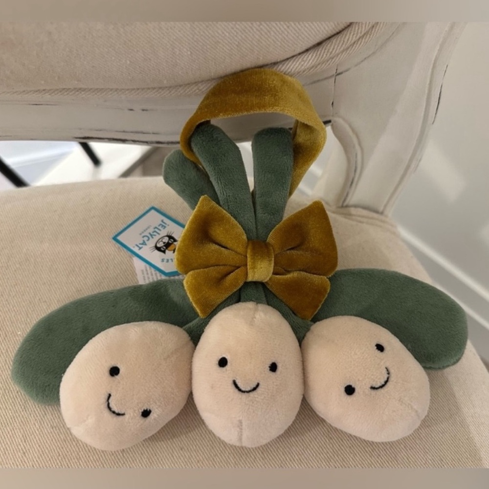 NWT Retired Authentic Jellycat Amuseables Mistletoe Rare